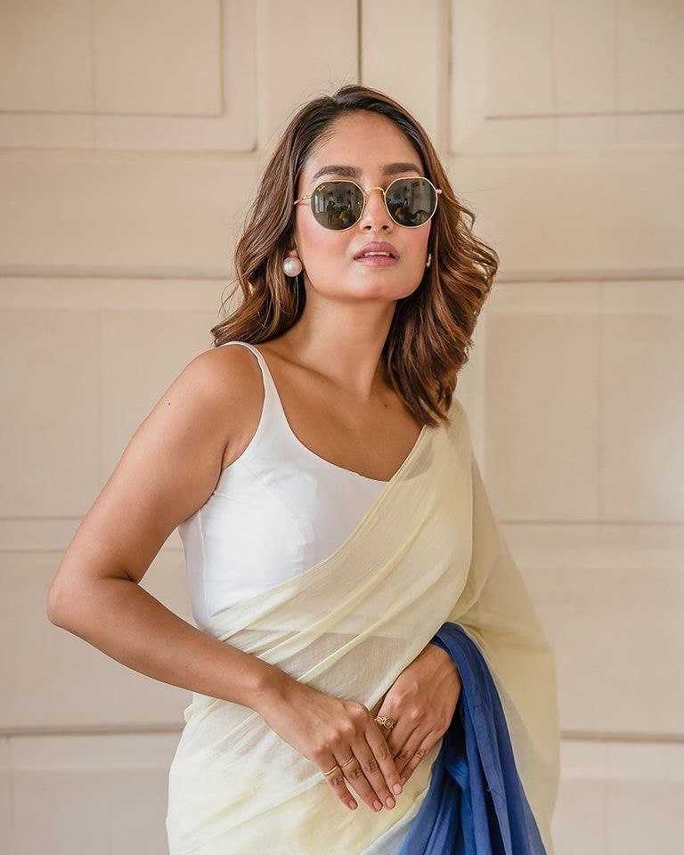 Linen  Designer Party Wear Lightweight Saree